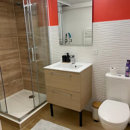 Confortable A Centre, A Pied * Доль