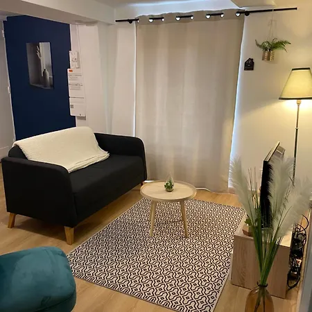 Confortable A Centre, A Pied * Доль
